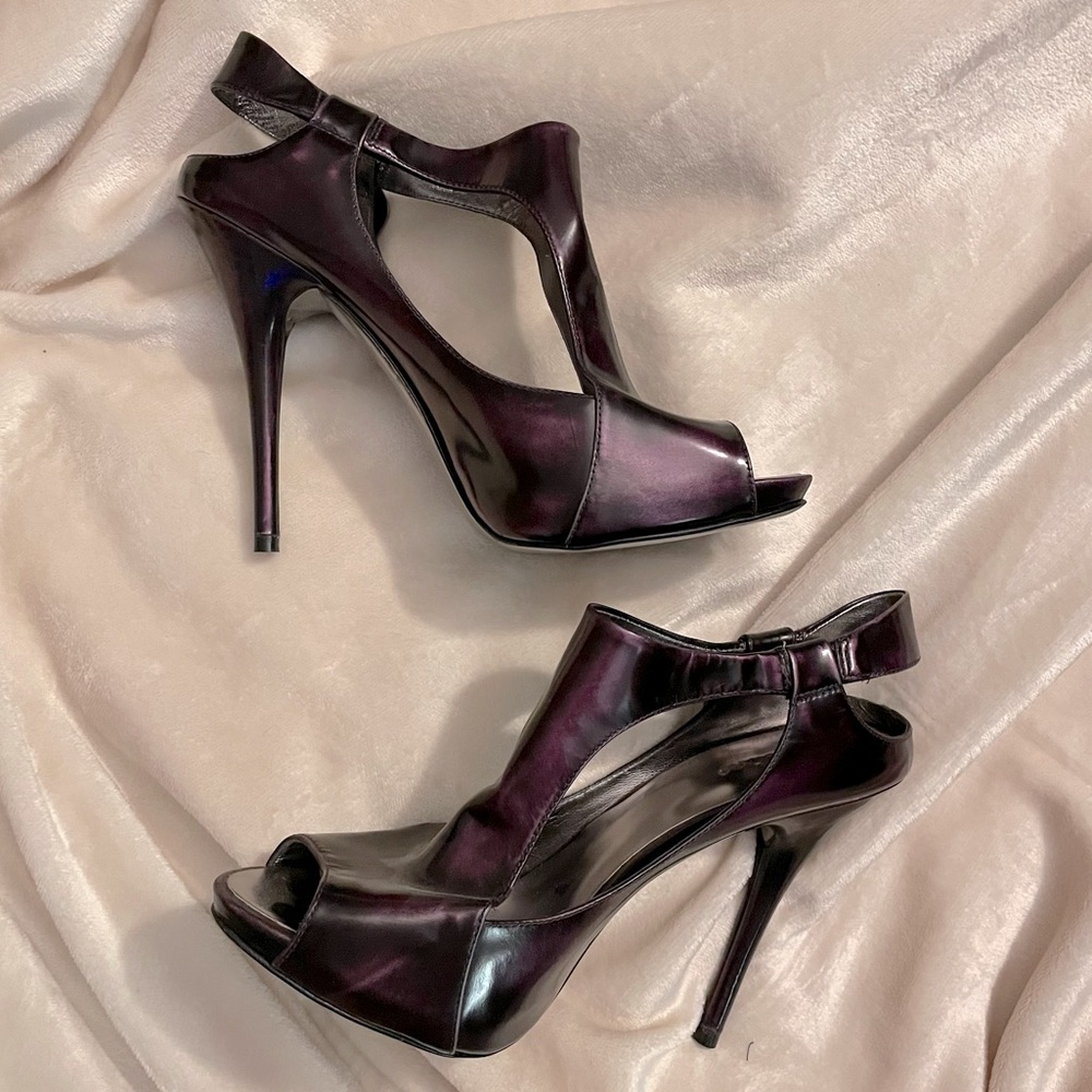 Guess by Marciano Pumps